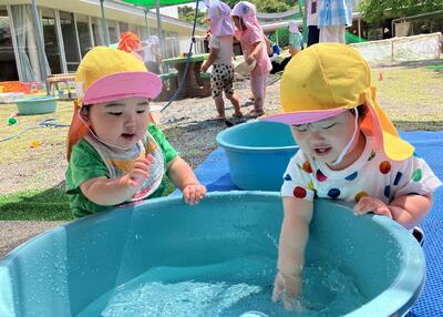 ちゃぷちゃぷ♬　つめたくて、きもちいい！